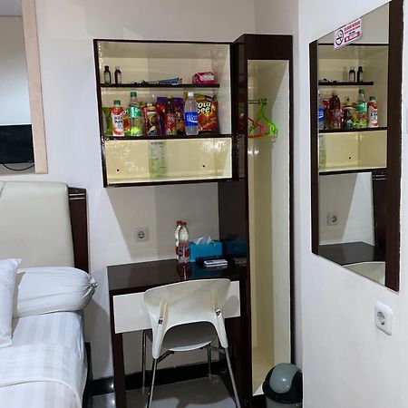 Hotel Dekost Madiun Extérieur photo