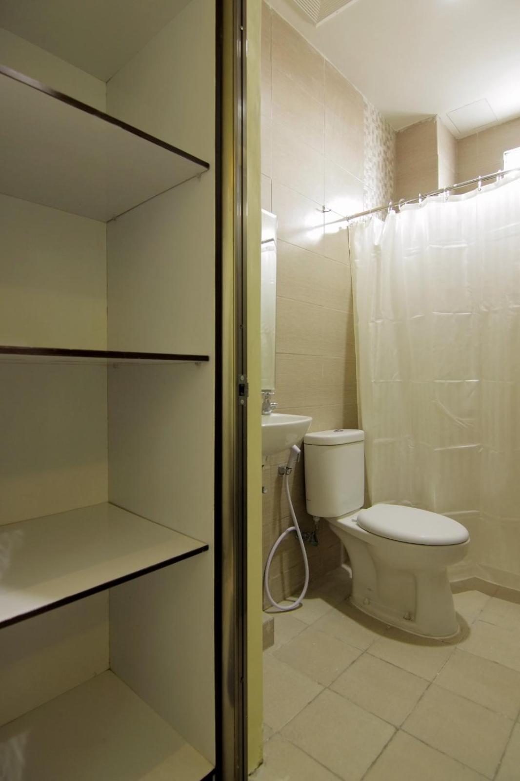 Hotel Dekost Madiun Extérieur photo
